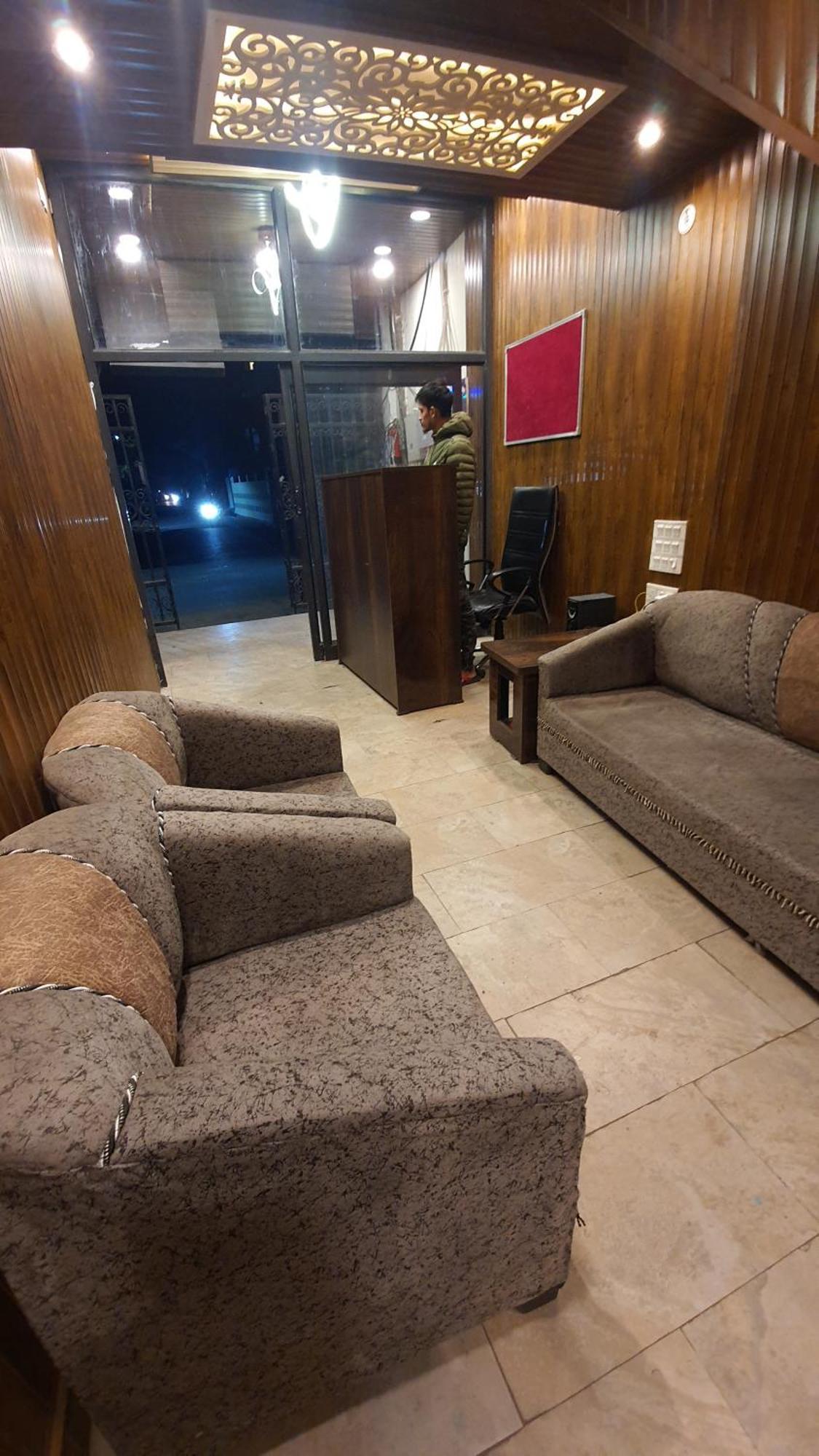 Hotel Townhouse Rishīkesh Zewnętrze zdjęcie